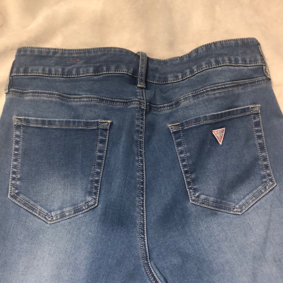 Guess Jeans - Picture 3 of 3